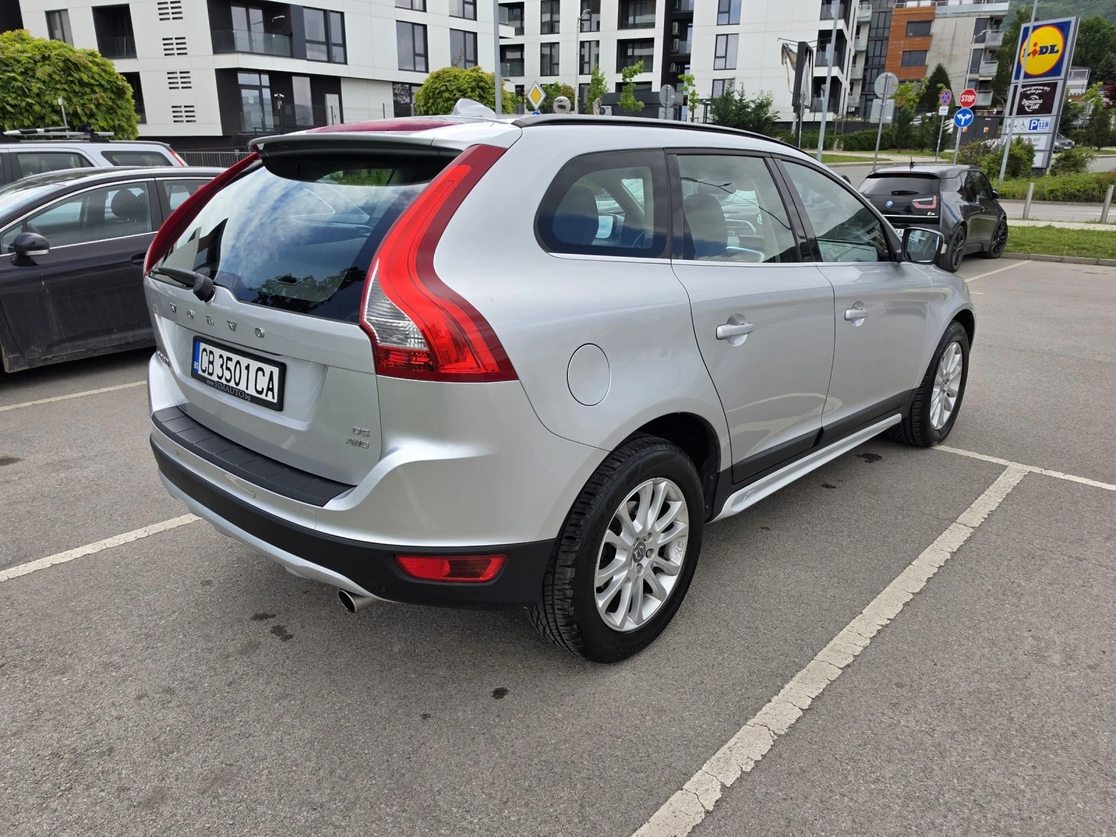 Volvo XC60 2.4 D5 AWD, снимка 6 - Автомобили и джипове - 54707825