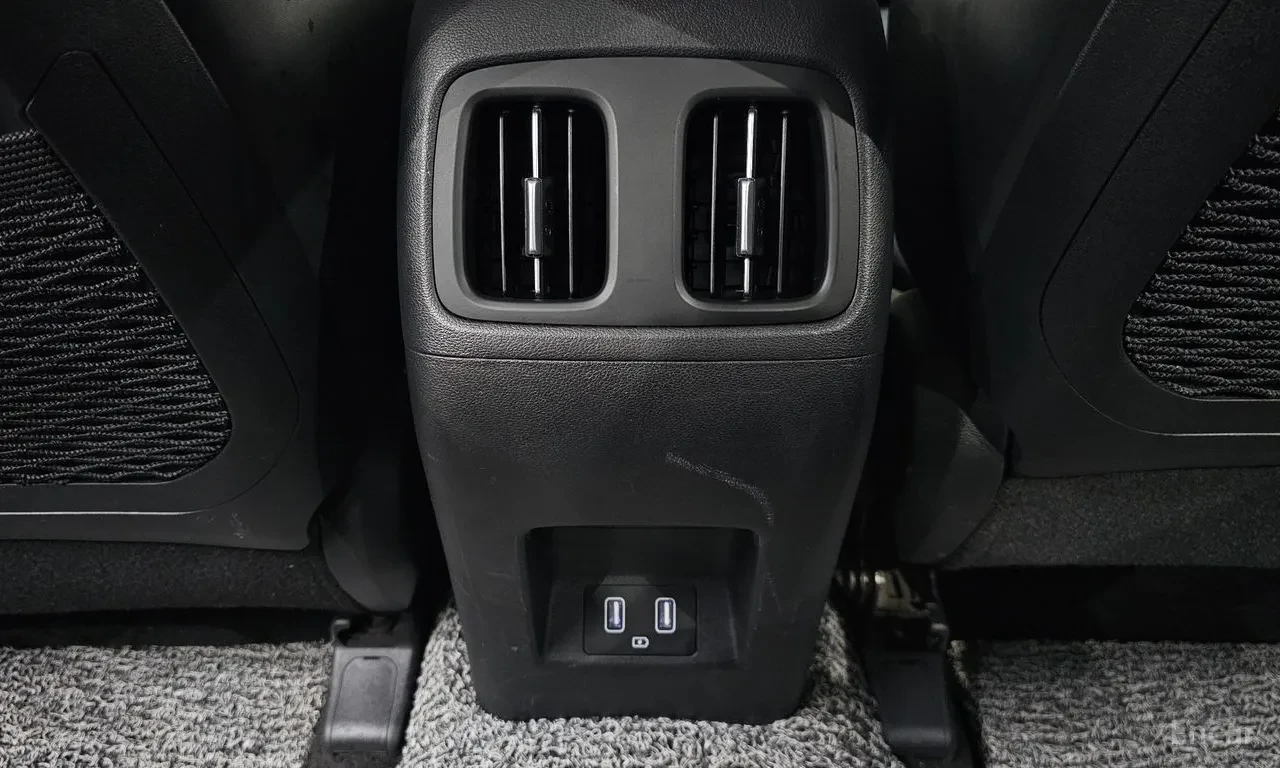 Hyundai Tucson 4WD Premium| 2.0 DIESEL| LED| LEATHER| NAVI| KAMER, снимка 17 - Автомобили и джипове - 55185576
