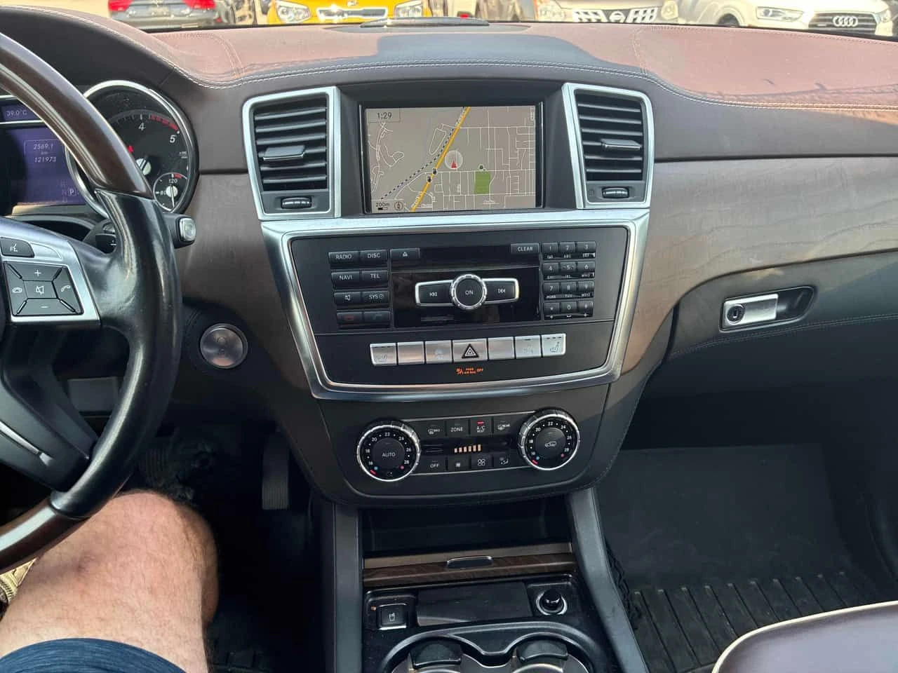 Mercedes-Benz ML 350 BlueTEC/ПОДГРЕВИ/360 КАМЕРИ/ПАНОРАМА, снимка 10 - Автомобили и джипове - 55389462