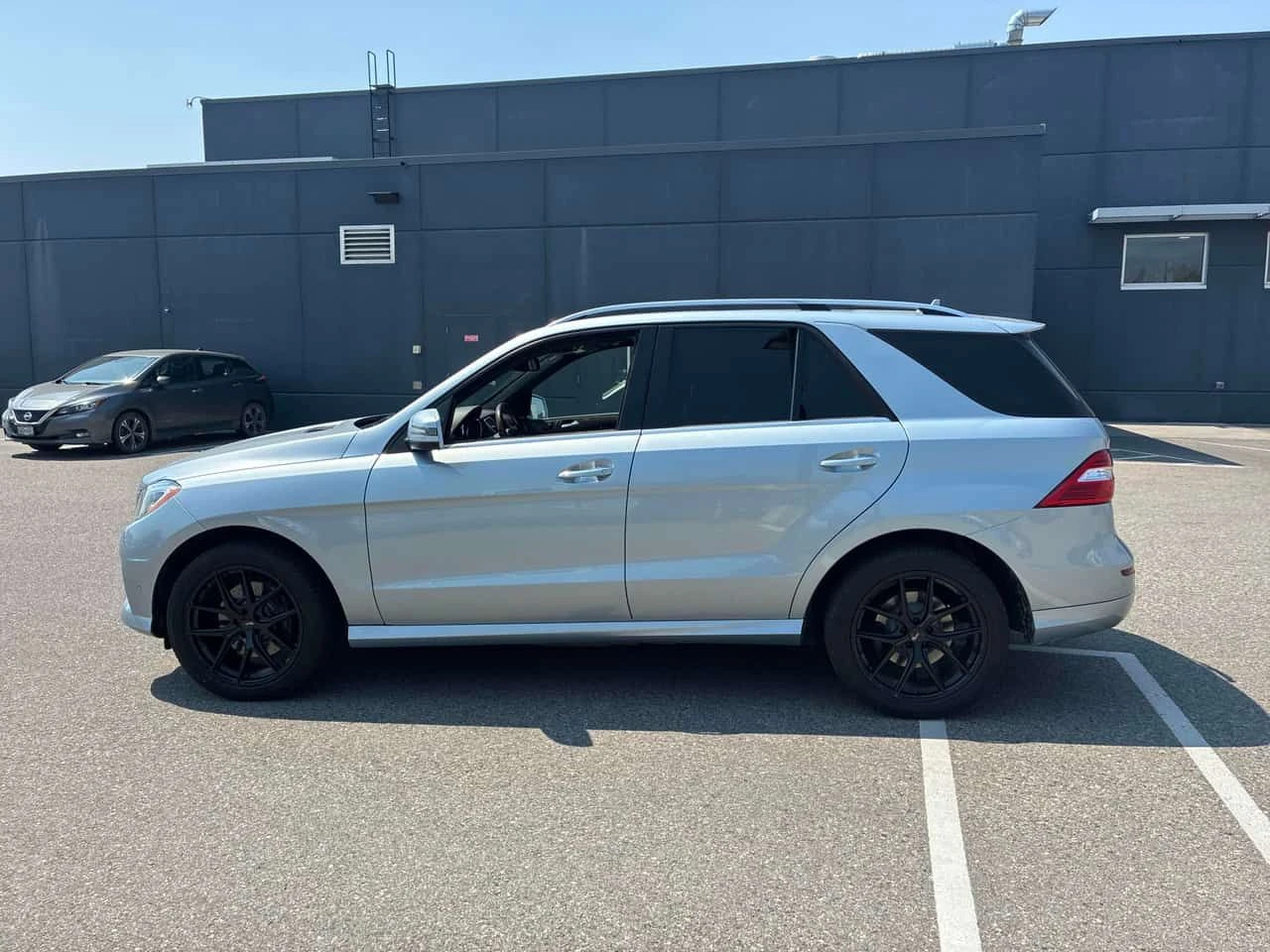 Mercedes-Benz ML 350 BlueTEC/ПОДГРЕВИ/360 КАМЕРИ/ПАНОРАМА, снимка 3 - Автомобили и джипове - 55389462