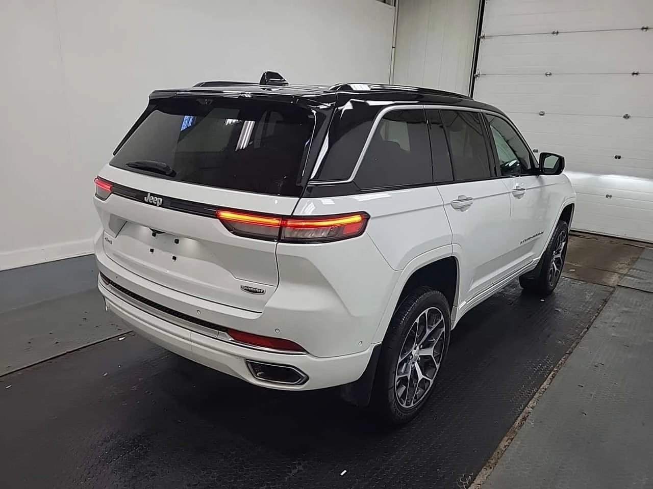 Jeep Grand cherokee * SUMMIT RESERVE * CARFAX * , снимка 3 - Автомобили и джипове - 55731066