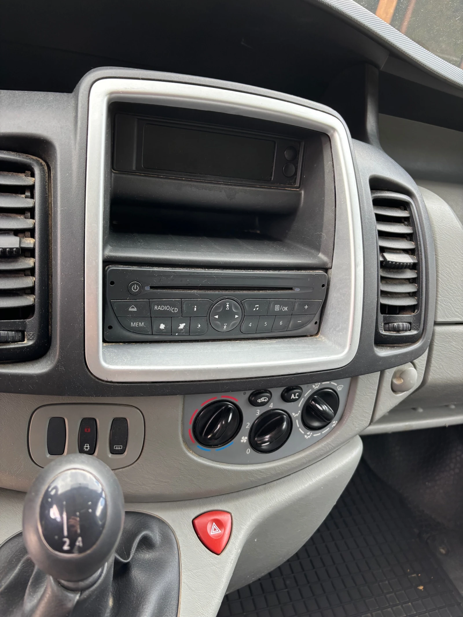 Opel Vivaro 2, 0tdi.115k.Evro 5., снимка 11 - Бусове и автобуси - 54389808