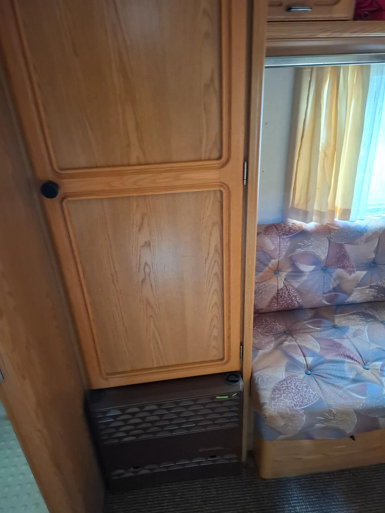 Каравана Knaus Knaufs, снимка 5 - Каравани и кемпери - 56263906