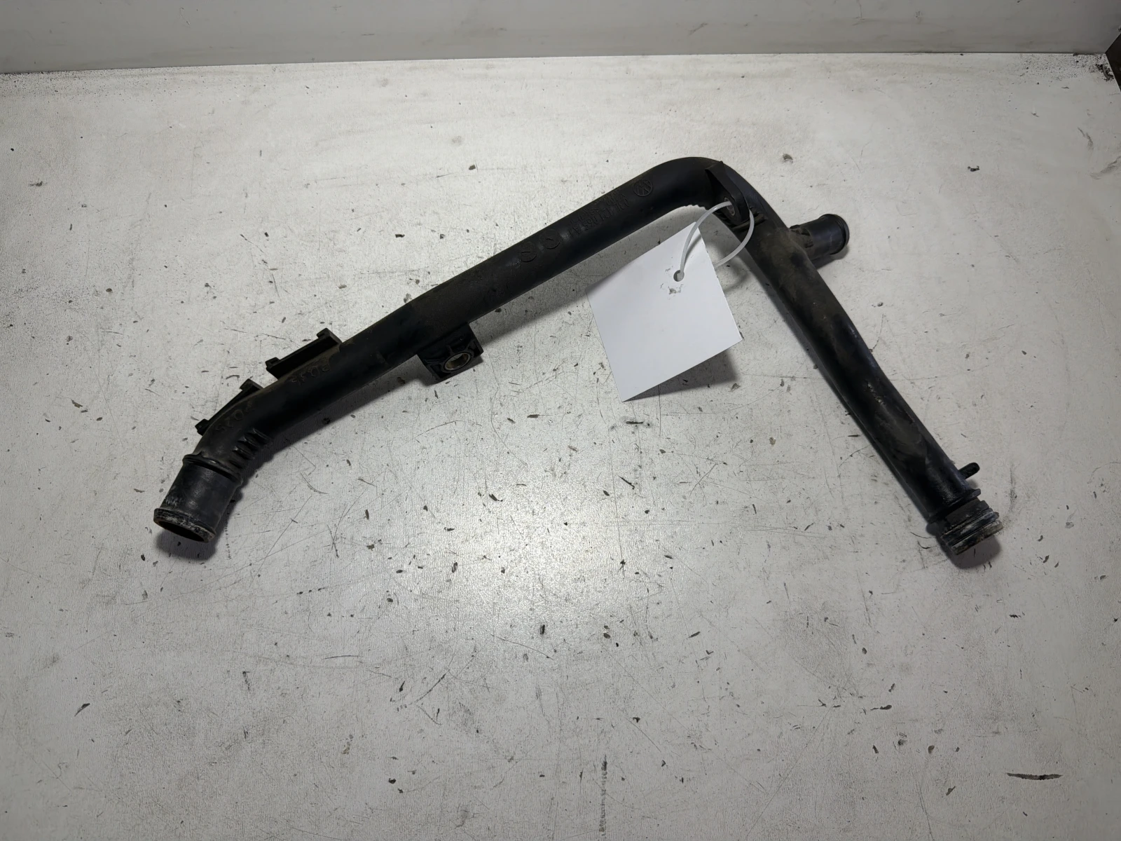 маркуч (тръба) Фолксваген Пасат 1.6TDI 03L121065AJ