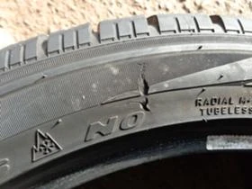 Гуми Зимни 275/40R20, снимка 16