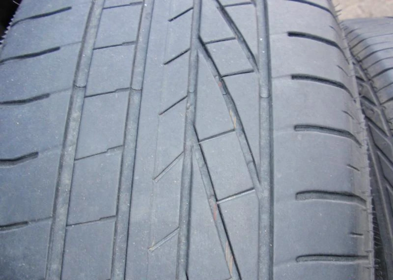 Гуми Летни 215/60R16, снимка 4 - Гуми и джанти - 5393119