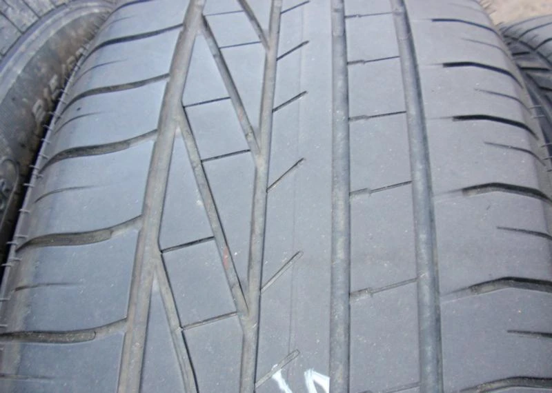 Гуми Летни 215/60R16, снимка 6 - Гуми и джанти - 5393119