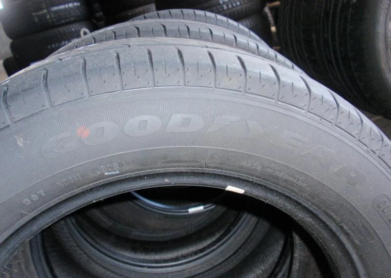 Гуми Летни 215/60R16, снимка 9 - Гуми и джанти - 5393119