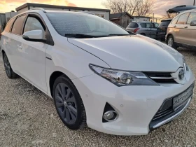 Toyota Auris 1.8 ХИБРИД , снимка 3