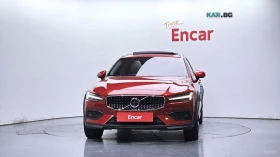 Volvo V60 CROSS COUNTRY* T5 PRO* AWD* МАСАЖ* 360* ХЕДЪП*  | Auto.bg — изображение 3