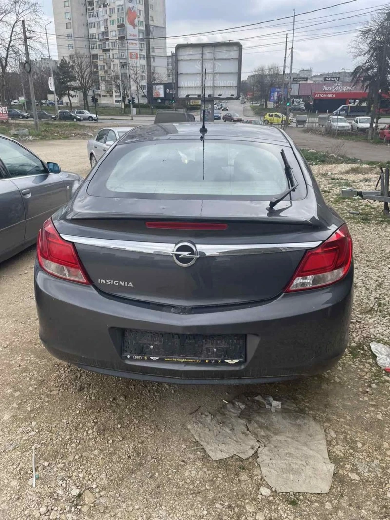 Opel Insignia 1.8, снимка 5 - Автомобили и джипове - 47286632