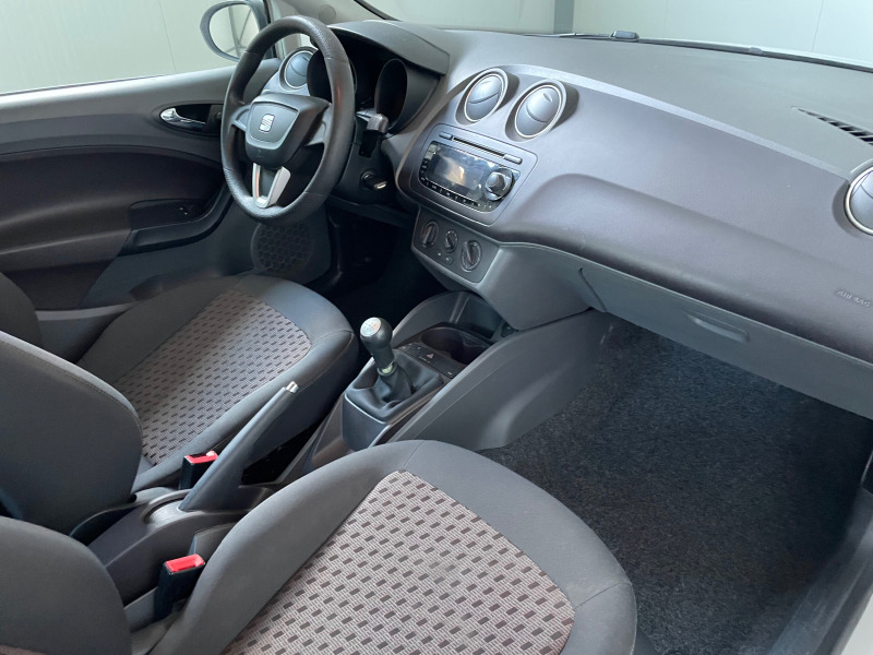 Seat Ibiza 1.2 16v, снимка 8 - Автомобили и джипове - 46486382