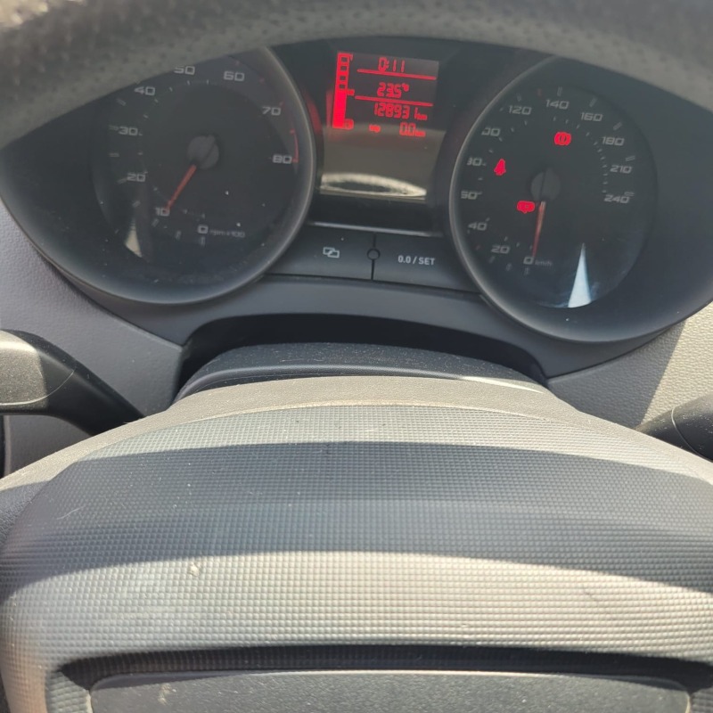 Seat Ibiza 1.2 16v, снимка 11 - Автомобили и джипове - 46486382