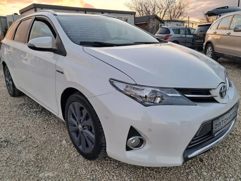 Toyota Auris 1.8 ХИБРИД , снимка 3 - Автомобили и джипове - 48292554