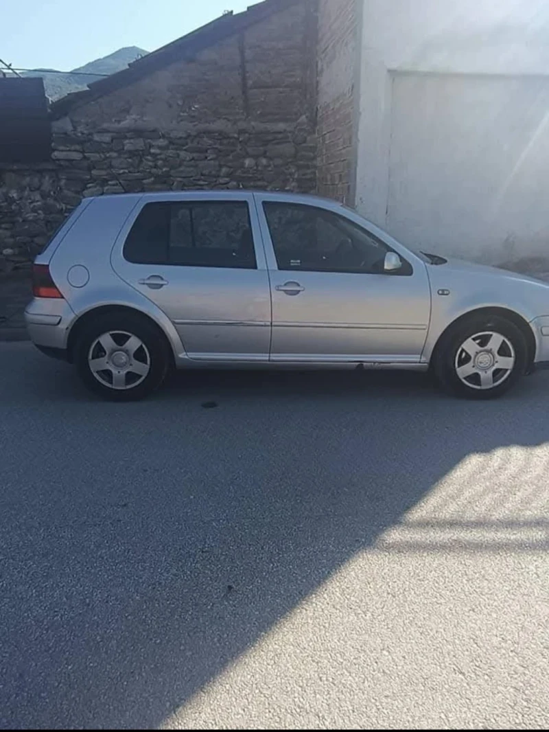 VW Golf, снимка 2 - Автомобили и джипове - 48360756