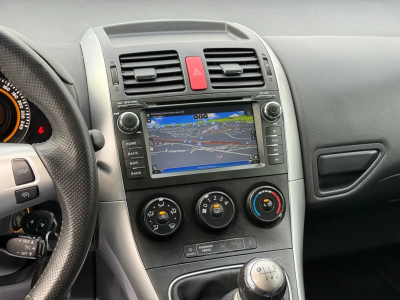 Toyota Auris 1.8i 147к.с. Фейслифт, снимка 11 - Автомобили и джипове - 52918599