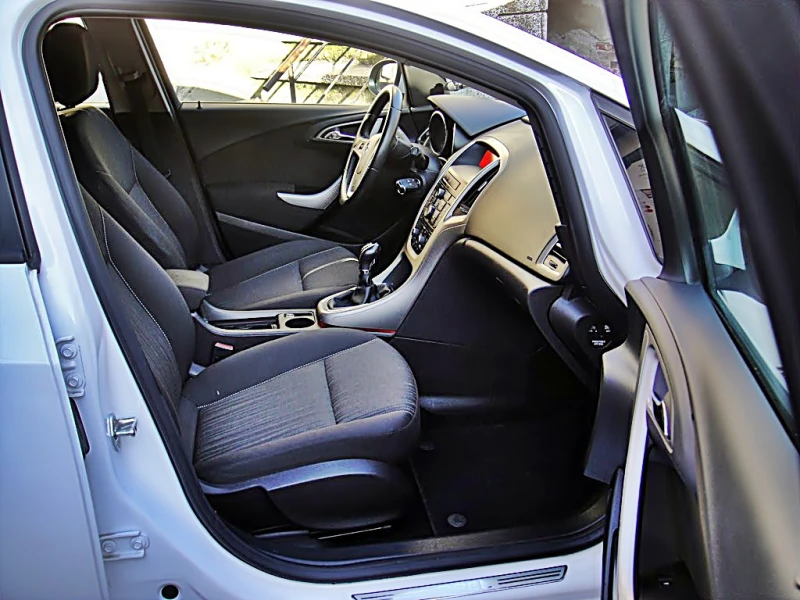 Opel Astra 1.4  ГЕРМАНИЯ, снимка 10 - Автомобили и джипове - 53237539