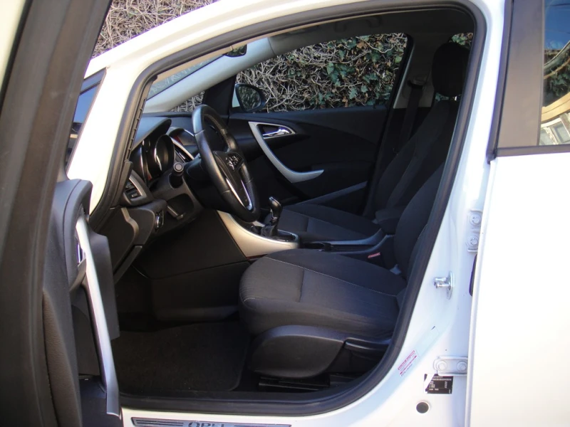 Opel Astra 1.4  ГЕРМАНИЯ, снимка 9 - Автомобили и джипове - 53237539