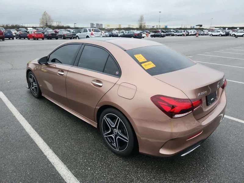 Mercedes-Benz A 220 * BURMESTER* ПАНО* 2 КЛЮЧА* KEYLESS* ПОДГРЕВ* , снимка 4 - Автомобили и джипове - 53539754