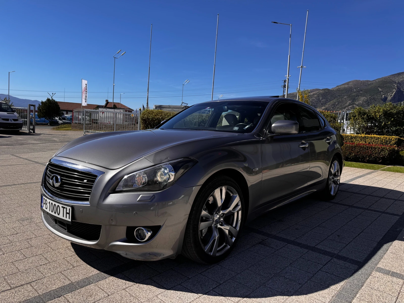 Infiniti M 30dS  - изображение 3