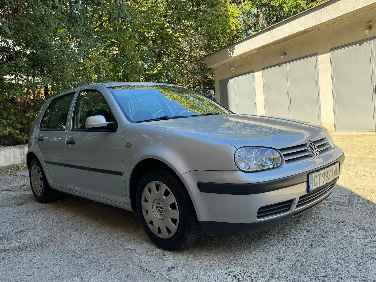 VW Golf 1.6i* Климатик - изображение 3