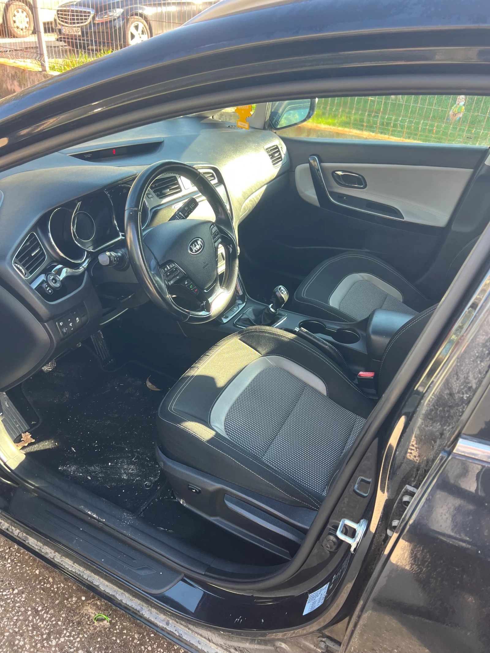 Kia Ceed 1.6, снимка 5 - Автомобили и джипове - 54081722