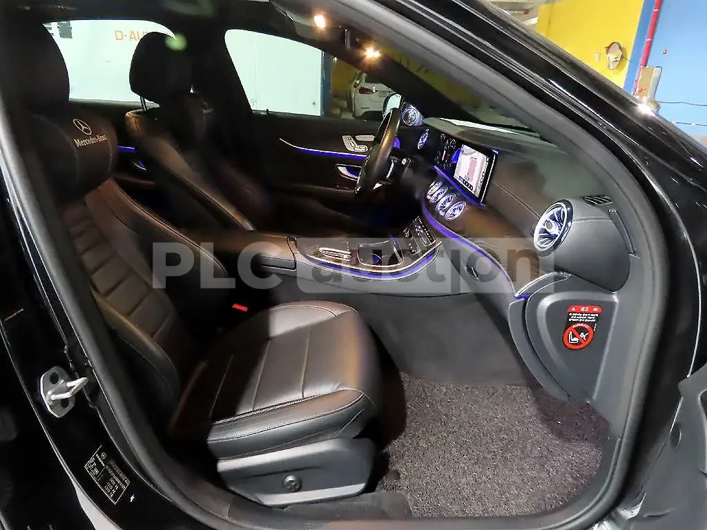 Mercedes-Benz E 220 ПОДГРЕВИ * ПАНО * KEYLESS * BURMESTER , снимка 10 - Автомобили и джипове - 54555015