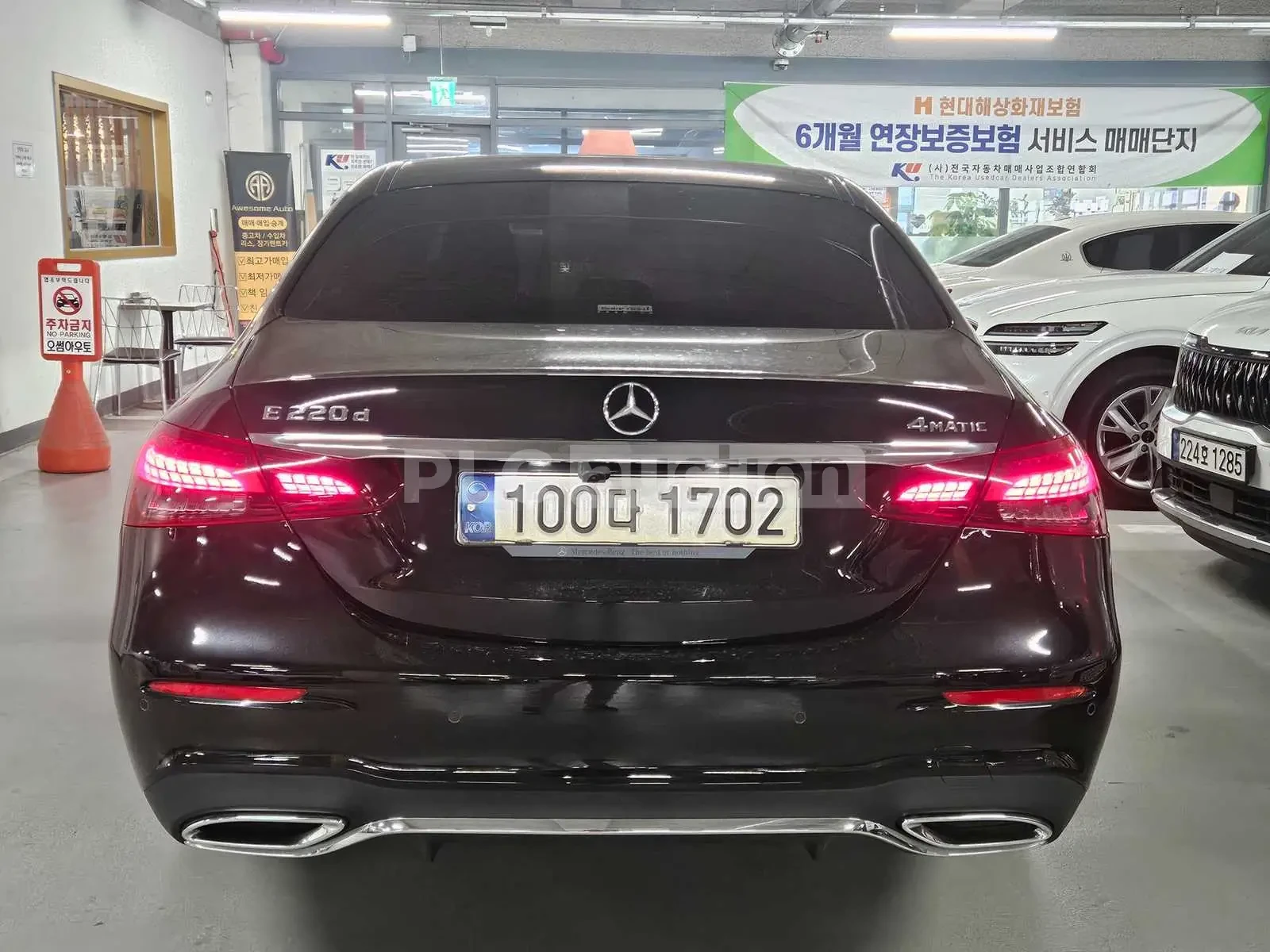 Mercedes-Benz E 220 ПОДГРЕВИ * ПАНО * KEYLESS * BURMESTER , снимка 3 - Автомобили и джипове - 54555015