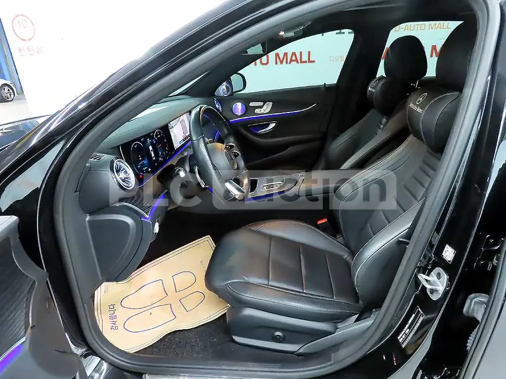 Mercedes-Benz E 220 ПОДГРЕВИ * ПАНО * KEYLESS * BURMESTER , снимка 9 - Автомобили и джипове - 54555015