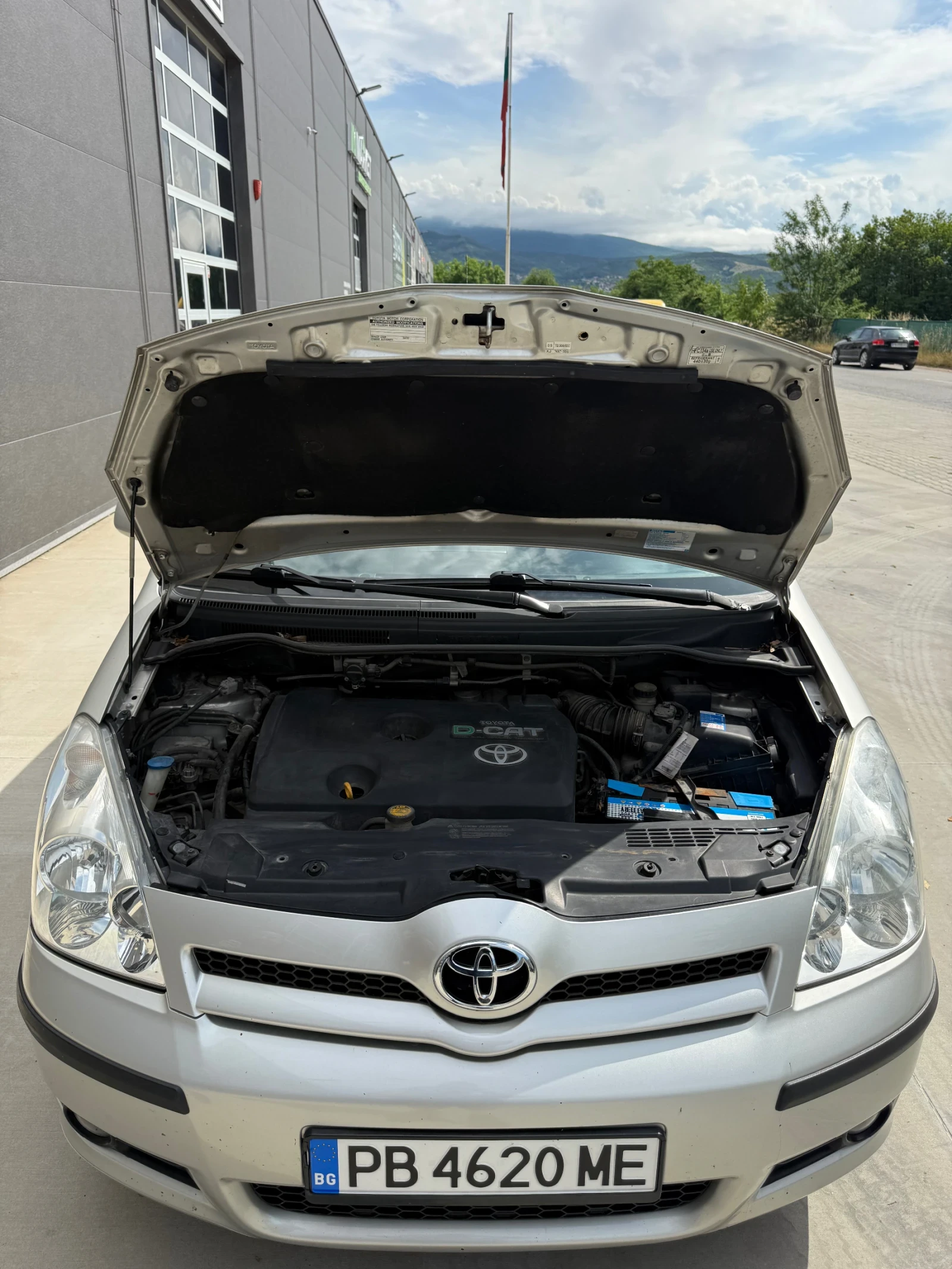 Toyota Corolla verso, снимка 8 - Автомобили и джипове - 54755080