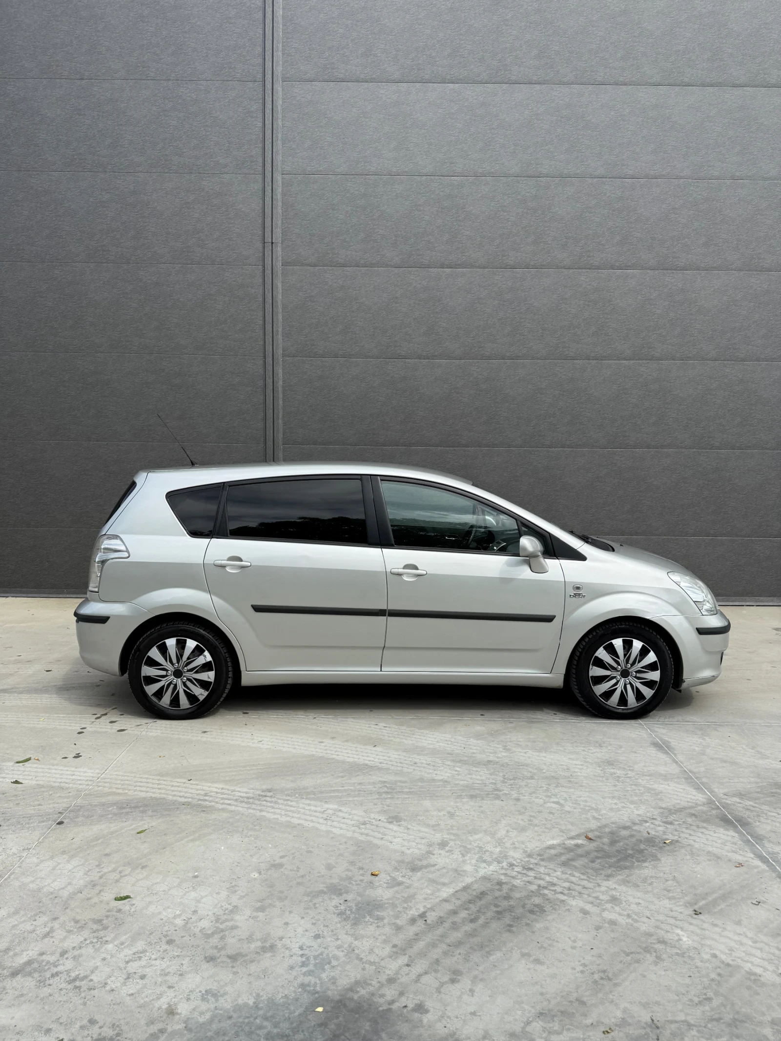 Toyota Corolla verso, снимка 4 - Автомобили и джипове - 54755080