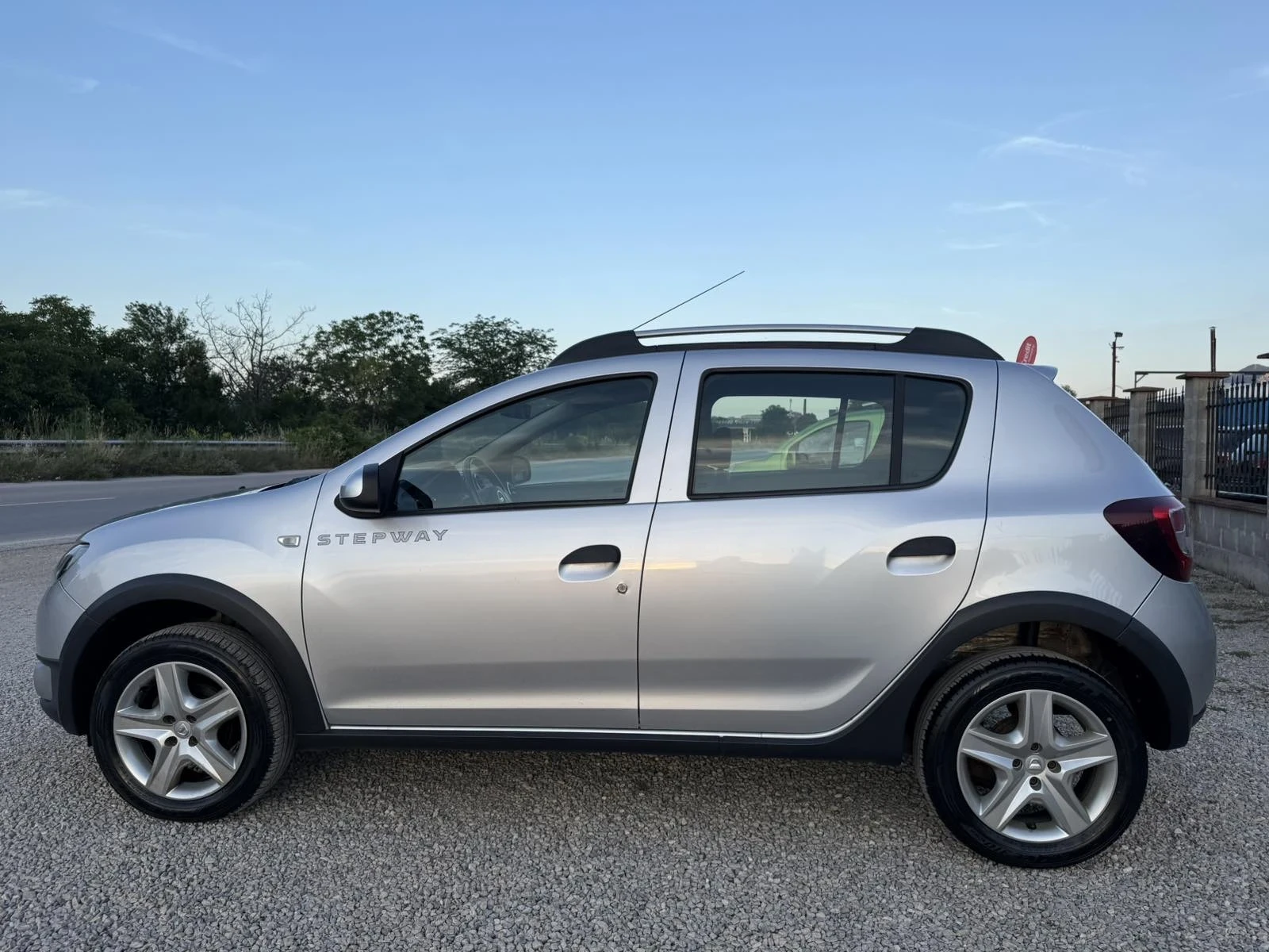 Dacia Sandero 1.5 DCI STEPWAY, снимка 7 - Автомобили и джипове - 54963303