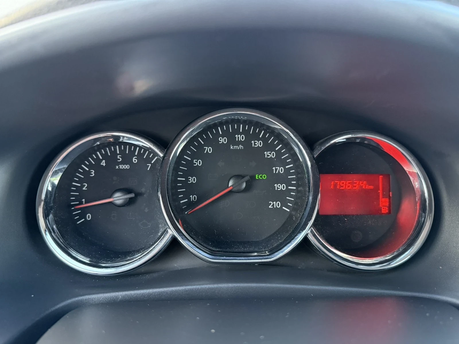 Dacia Sandero 1.5 DCI STEPWAY, снимка 13 - Автомобили и джипове - 54963303