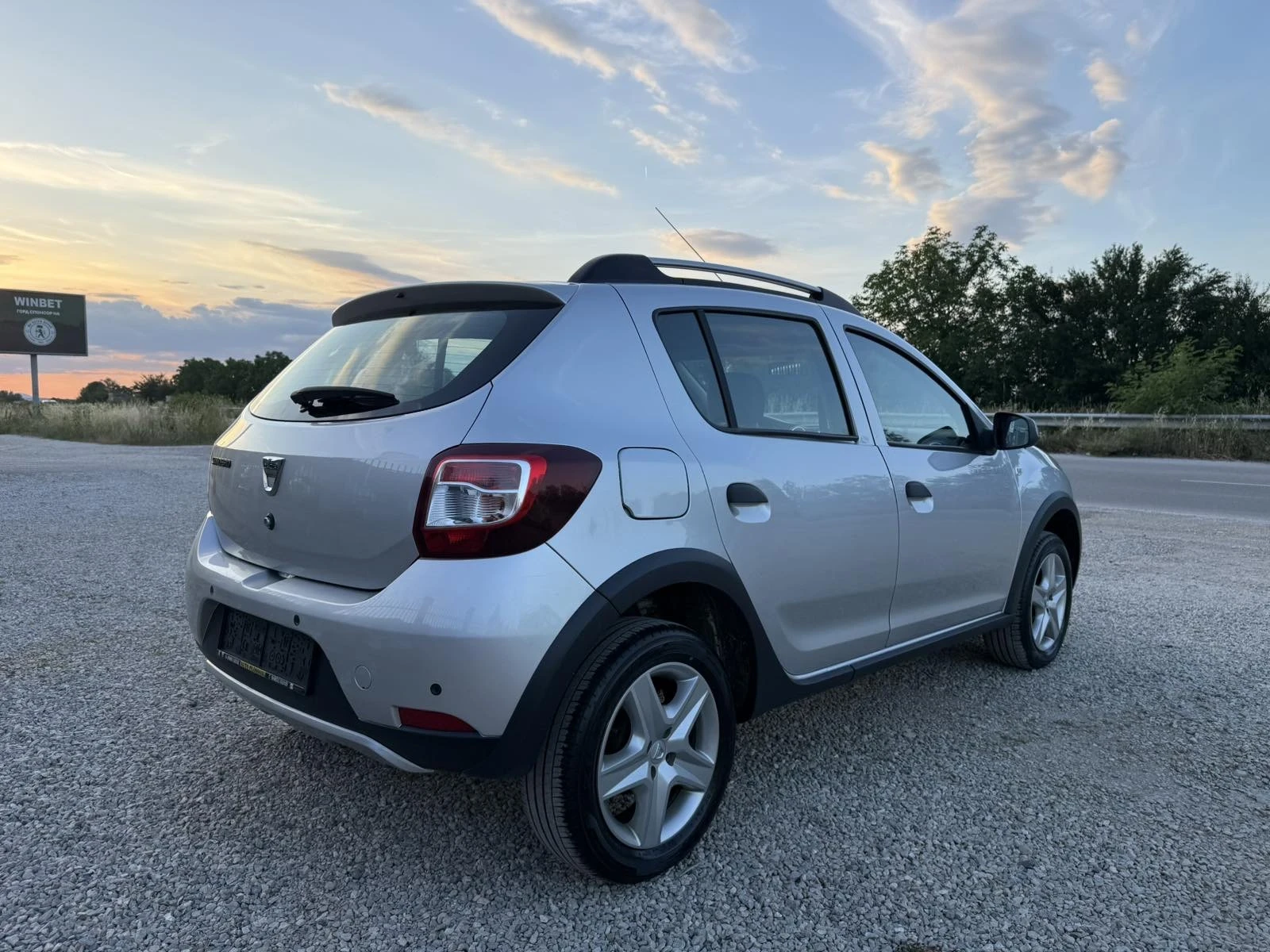 Dacia Sandero 1.5 DCI STEPWAY, снимка 4 - Автомобили и джипове - 54963303