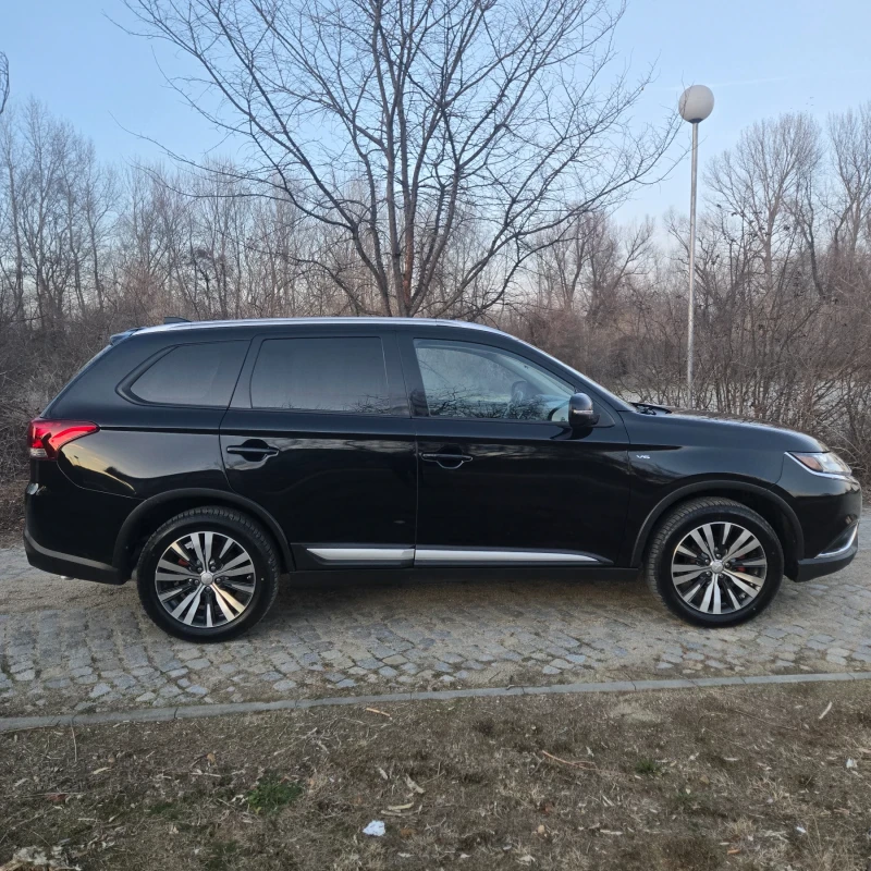 Mitsubishi Outlander 3.0L 4x4  7-местен , снимка 4 - Автомобили и джипове - 48576205