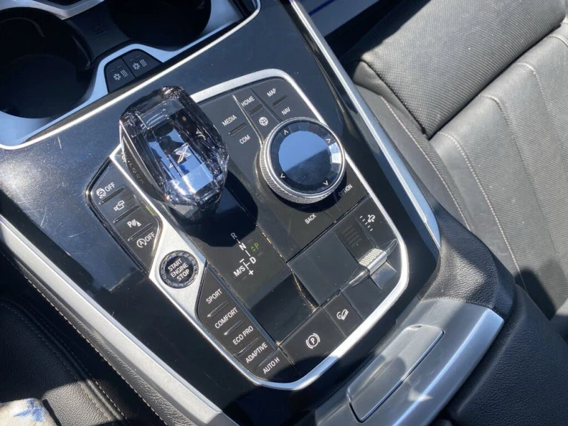 BMW X5 M-APCK* LASER* DISTRONIK* PANO* AMBIENT* 8ZF* SHOD, снимка 11 - Автомобили и джипове - 52752113