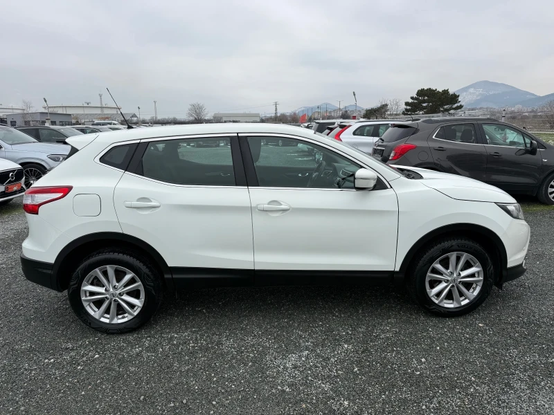Nissan Qashqai (KATO НОВА), снимка 4 - Автомобили и джипове - 53332469