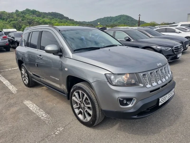 Jeep Compass, снимка 2 - Автомобили и джипове - 54463264