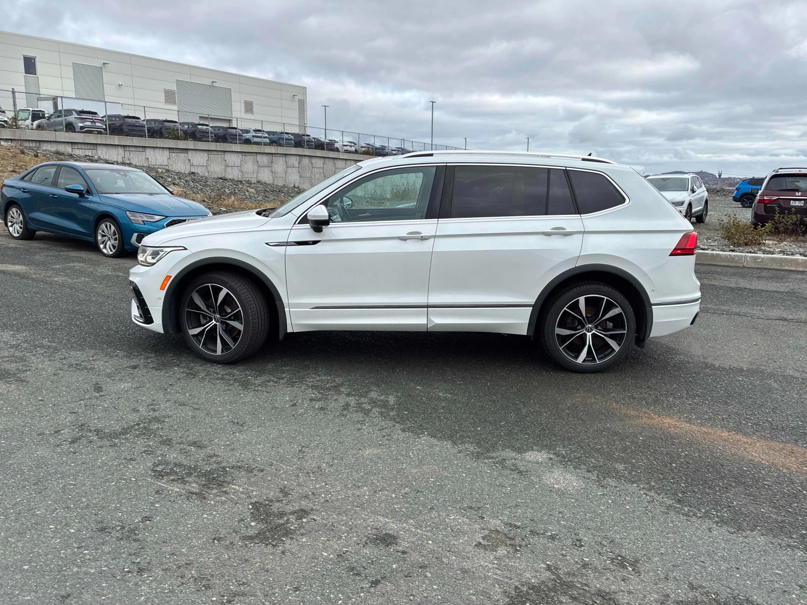 VW Tiguan * CARFAX *    | Mobile.bg   3