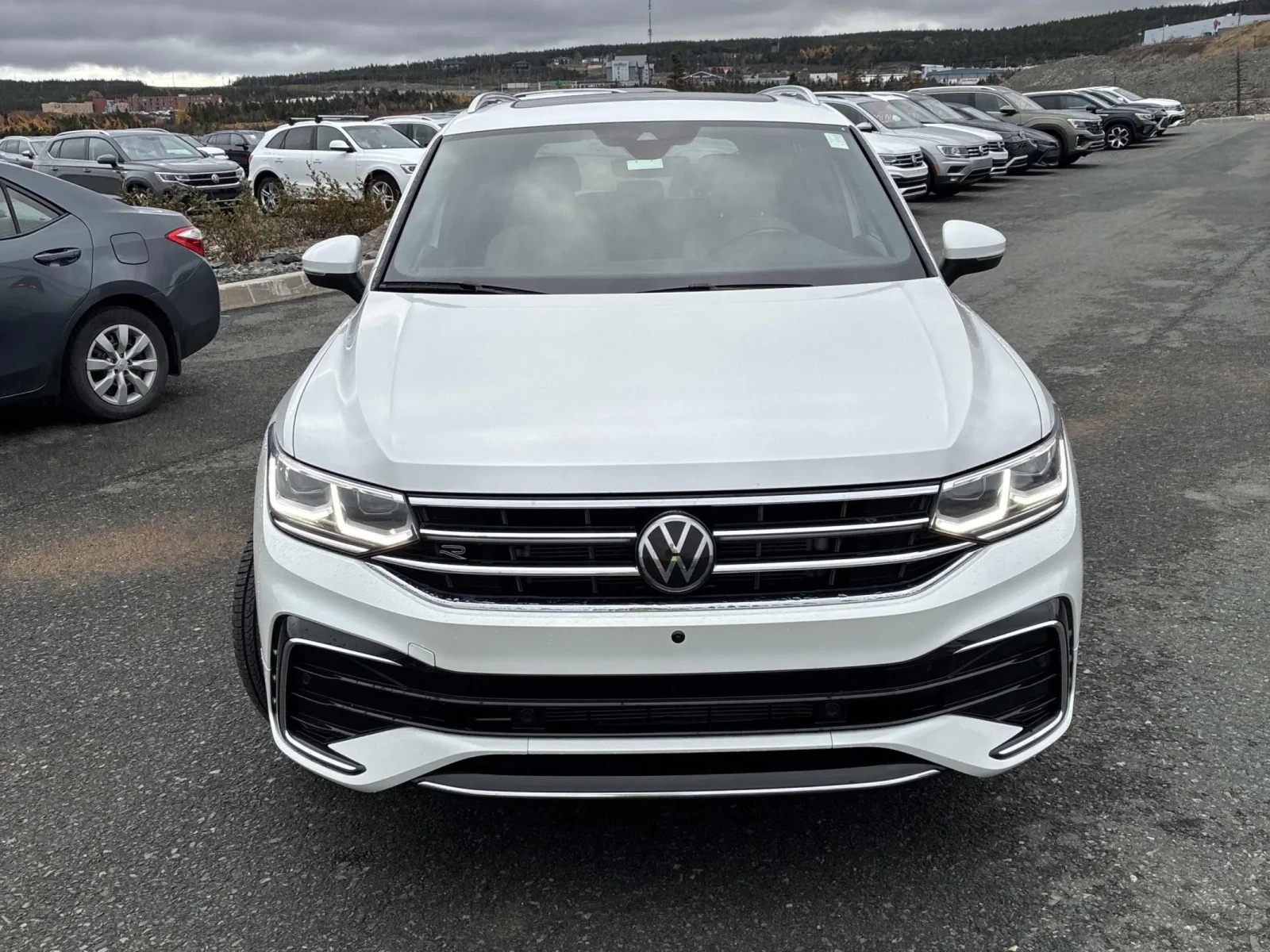VW Tiguan * CARFAX *    | Mobile.bg   2