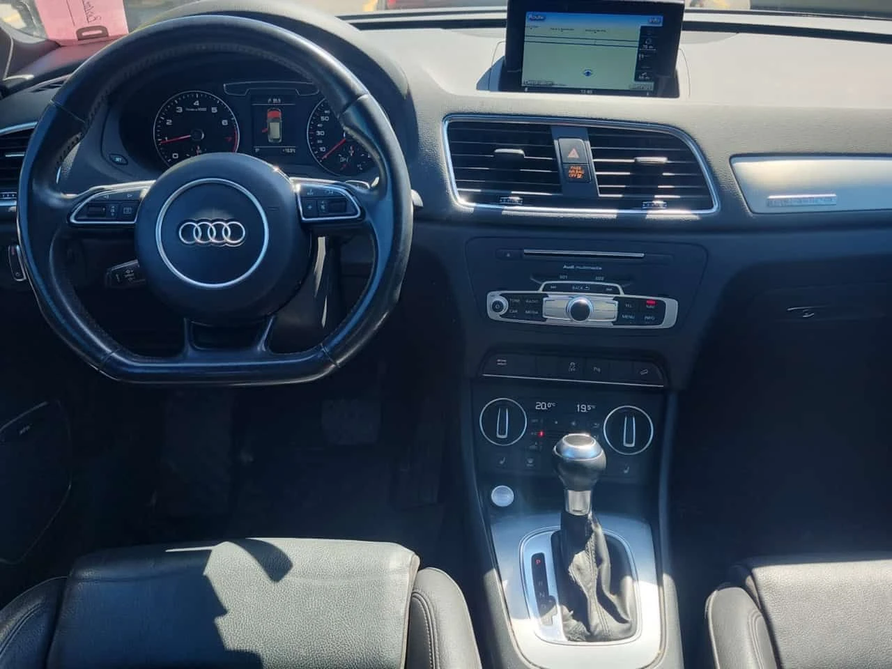Audi Q3 TECHNIK| BANG & OLUFSEN| PANORAMA| CARFAX| , снимка 8 - Автомобили и джипове - 54318134