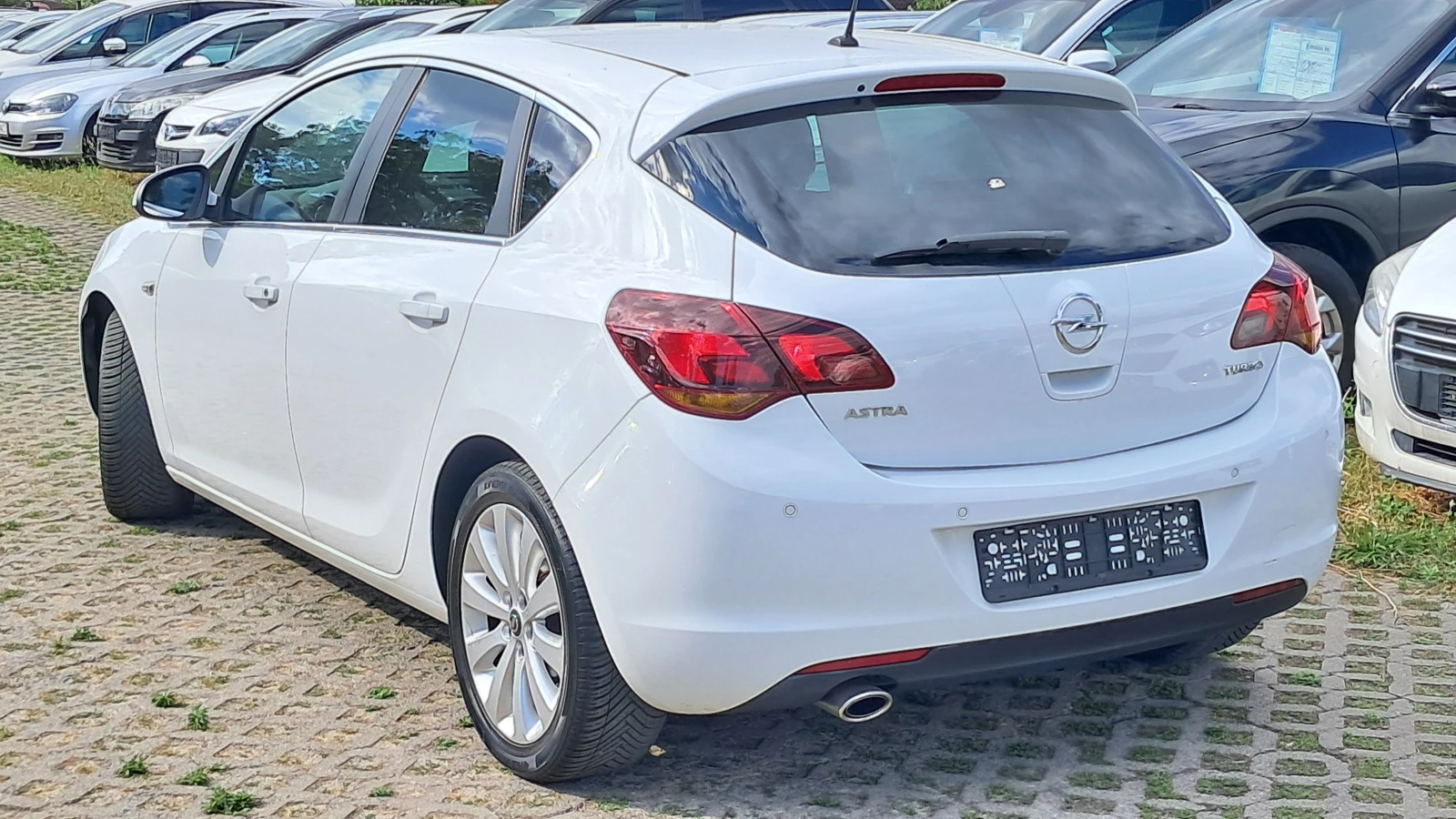 Opel Astra ГАЗ FULL COSMO РЕАЛ КМ ИЗКЛЮЧИТЕЛ СЕРВ КНИЖК УНИКТ, снимка 3 - Автомобили и джипове - 54554659