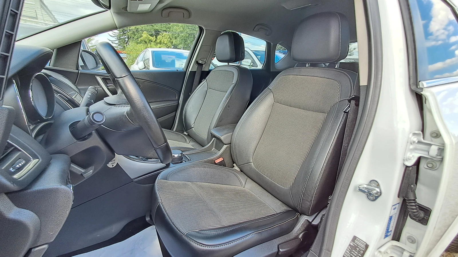 Opel Astra ГАЗ FULL COSMO РЕАЛ КМ ИЗКЛЮЧИТЕЛ СЕРВ КНИЖК УНИКТ, снимка 6 - Автомобили и джипове - 54554659