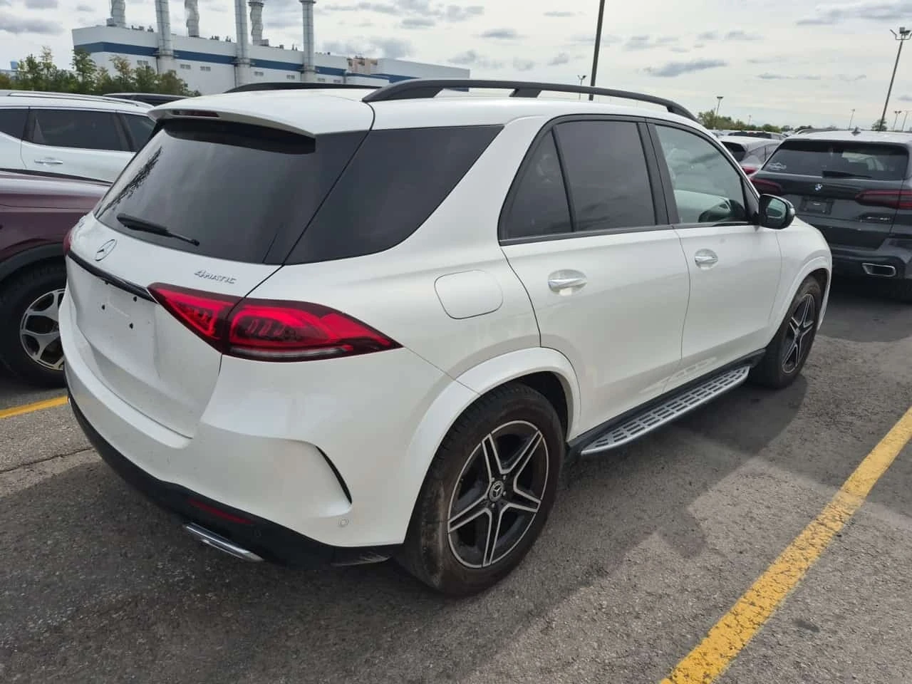 Mercedes-Benz GLE 450* CARFAX* АВТОКРЕДИТ БЕЗ ПЪРВОНАЧАЛНА ВНОСКА* , снимка 3 - Автомобили и джипове - 56172305