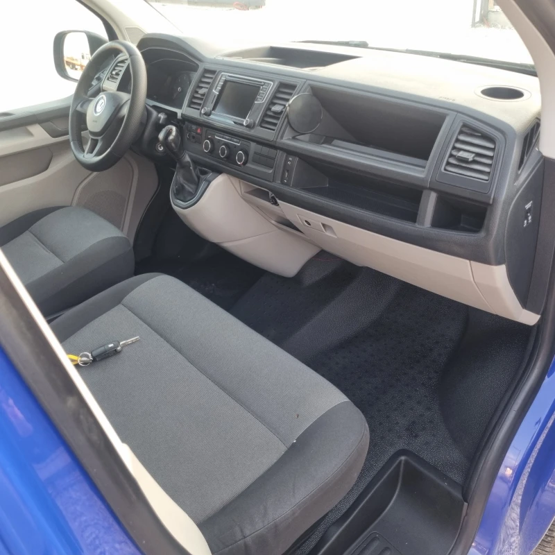 VW Transporter 2.0 150кс Автоматик, снимка 8 - Бусове и автобуси - 51598499