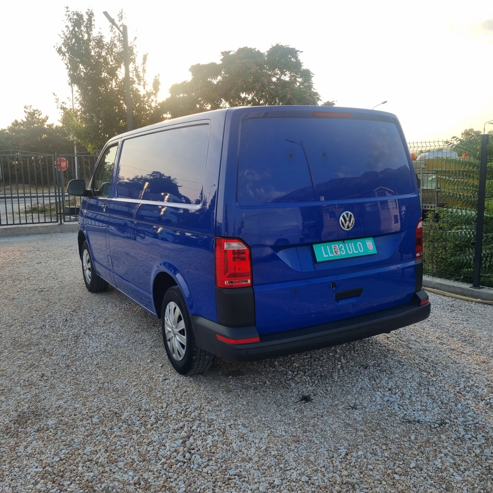 VW Transporter 2.0 150кс Автоматик - изображение 6