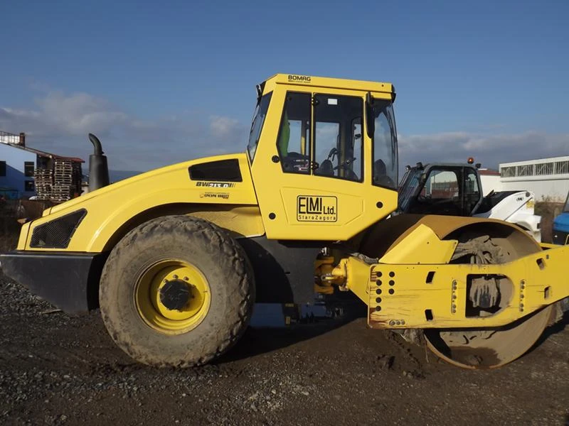 Валяк Друга марка Bomag BW213D-4, снимка 1 - Индустриална техника - 30156522