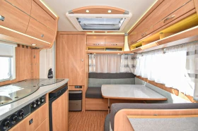 Каравана Dethleffs Camper 390 FS, снимка 13