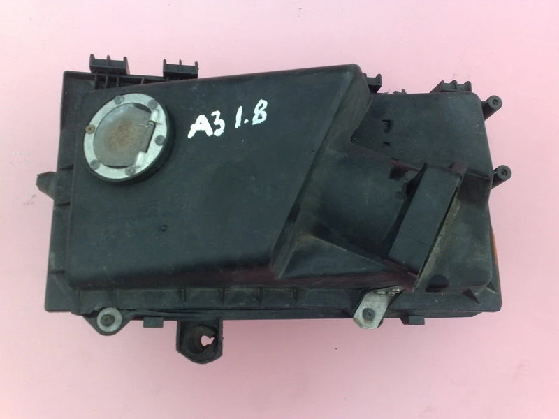 Кутия въздушен филтър за Ауди А3 1.8