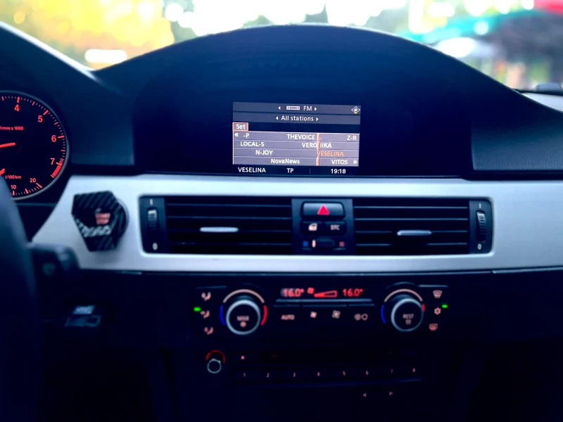 BMW 320 2.0i-Фейс Лифт* Автомат* , снимка 6 - Автомобили и джипове - 51885131